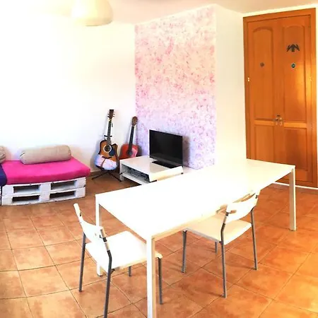 Bhavana Surf House בית הארחה 2*