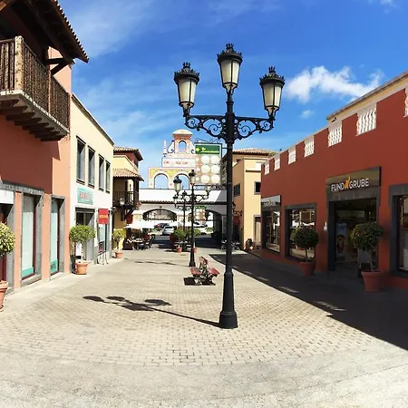 Bhavana Surf House 2*