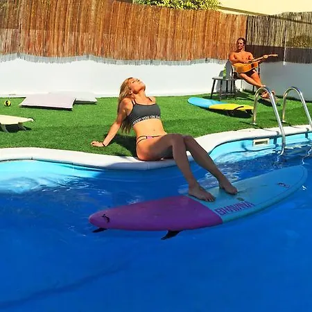 Bhavana Surf House 2*