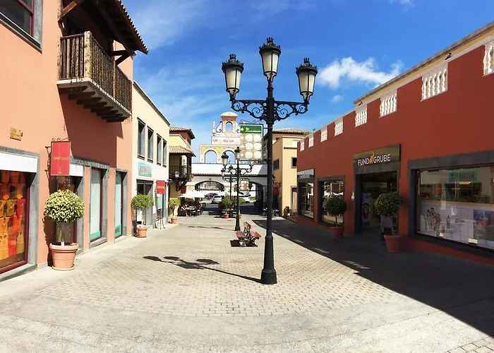 Bhavana Surf House 2*