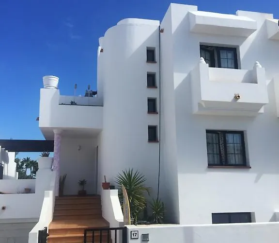 Bhavana Surf House 2* קורלחו