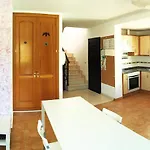 Bhavana Surf House 2*