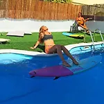 Bhavana Surf House 2*